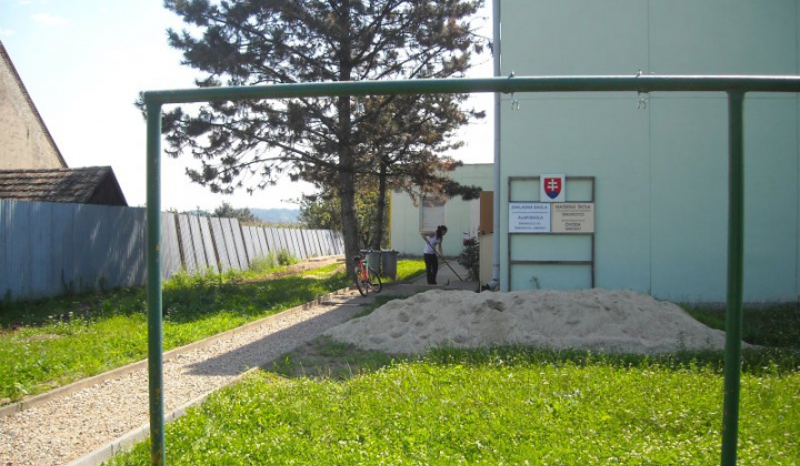 Rekonštrukcia chodníka ZŠ
