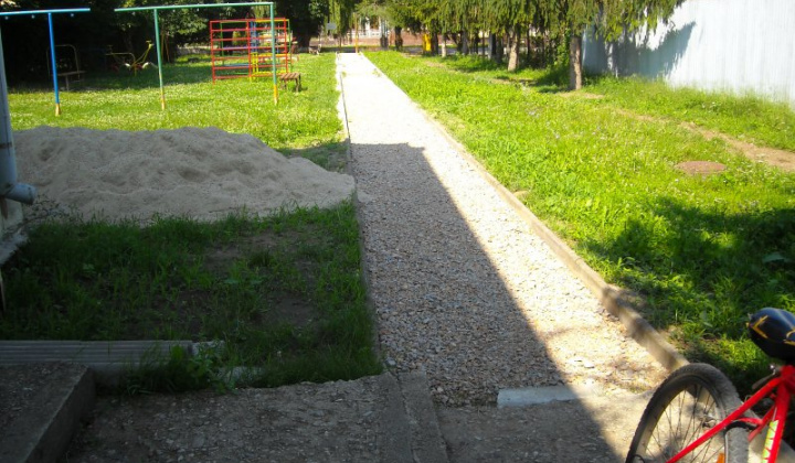 Rekonštrukcia chodníka ZŠ