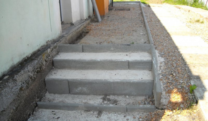 Rekonštrukcia chodníka ZŠ
